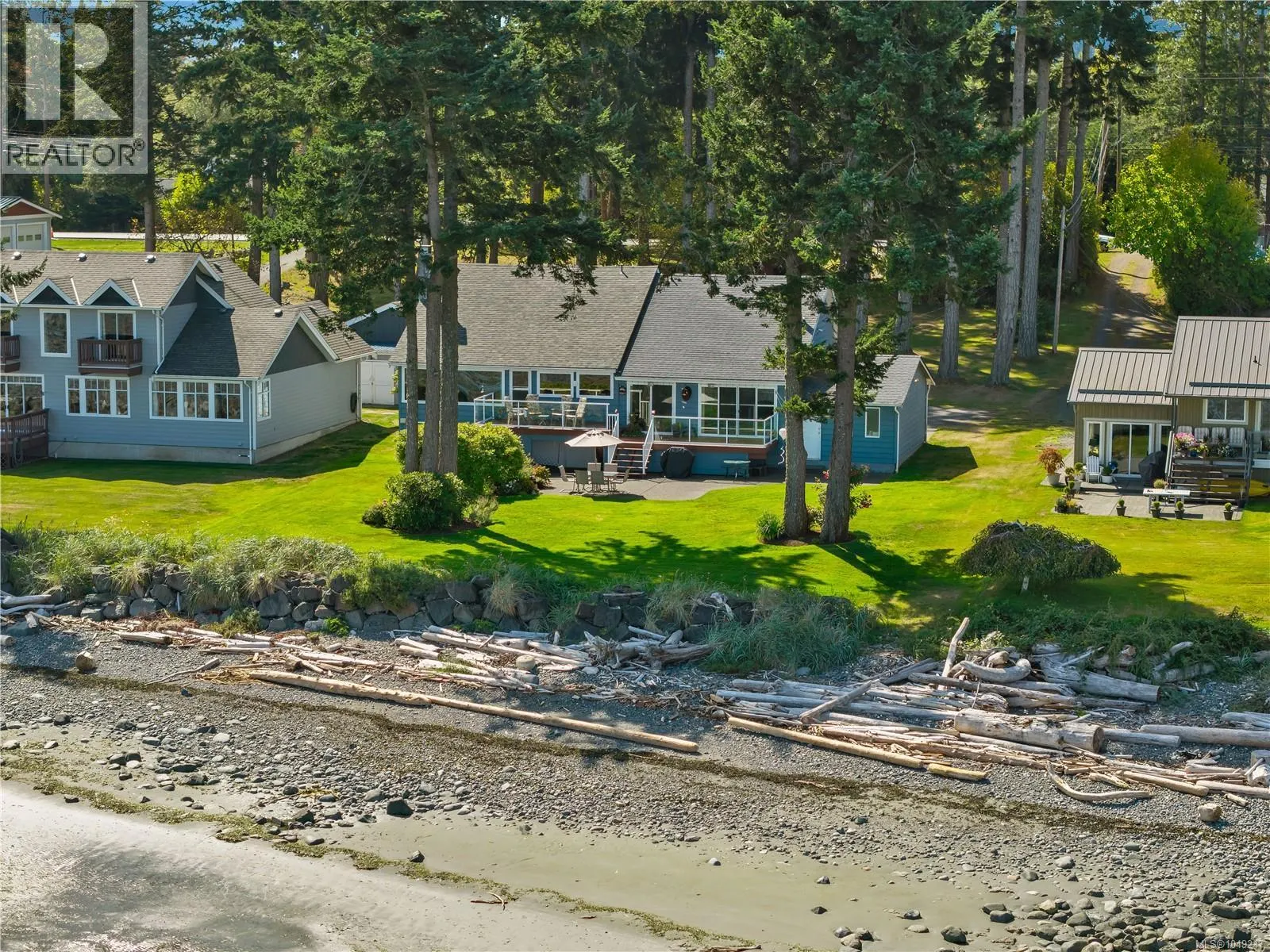 3765 Island Hwy S