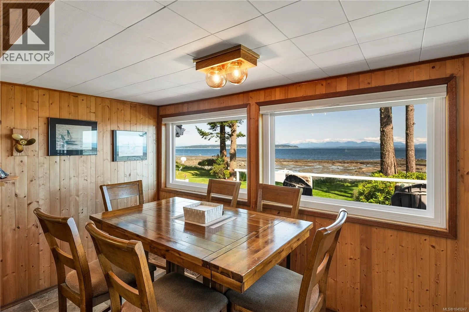 3765 Island Hwy S