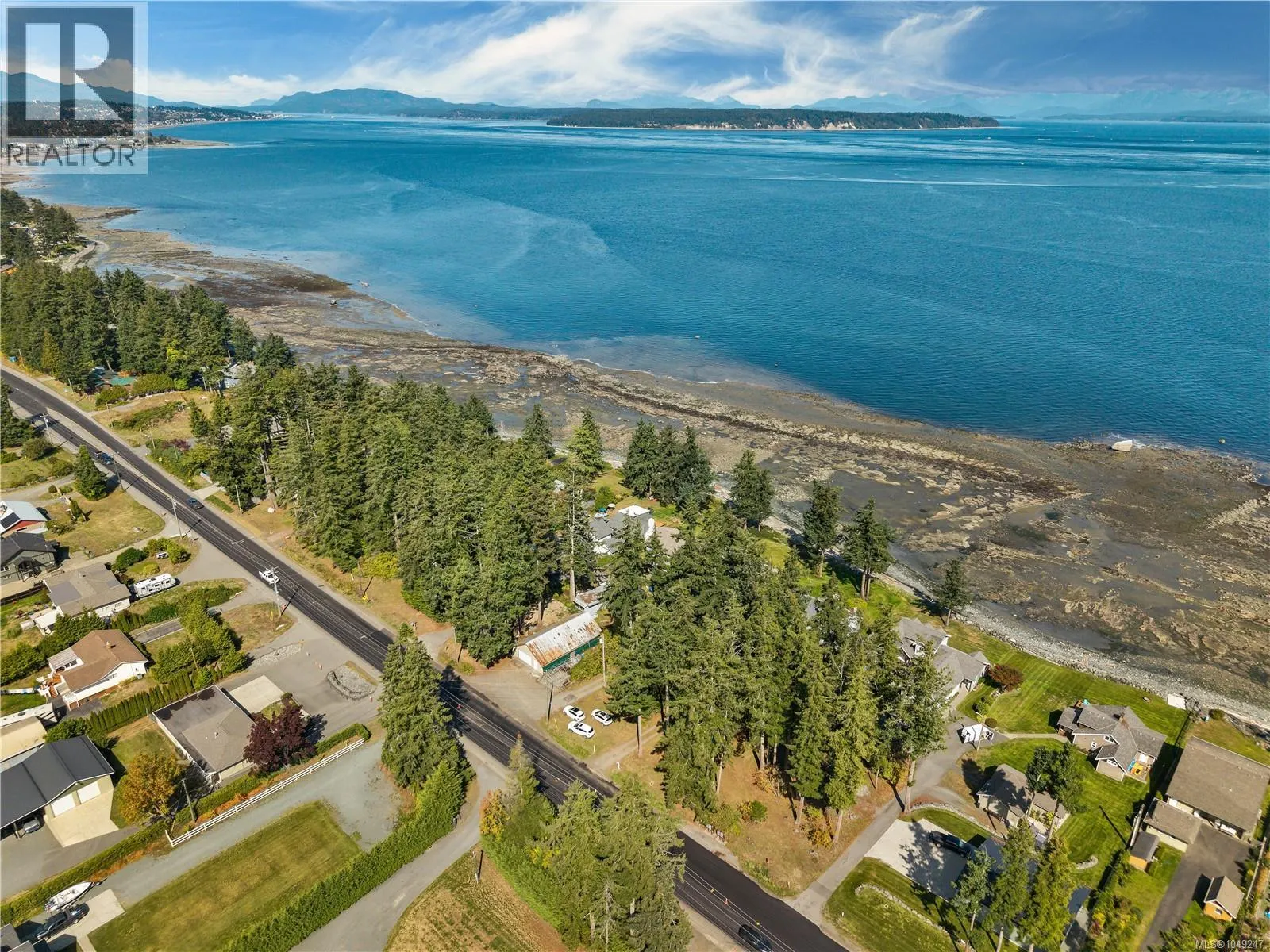 3765 Island Hwy S