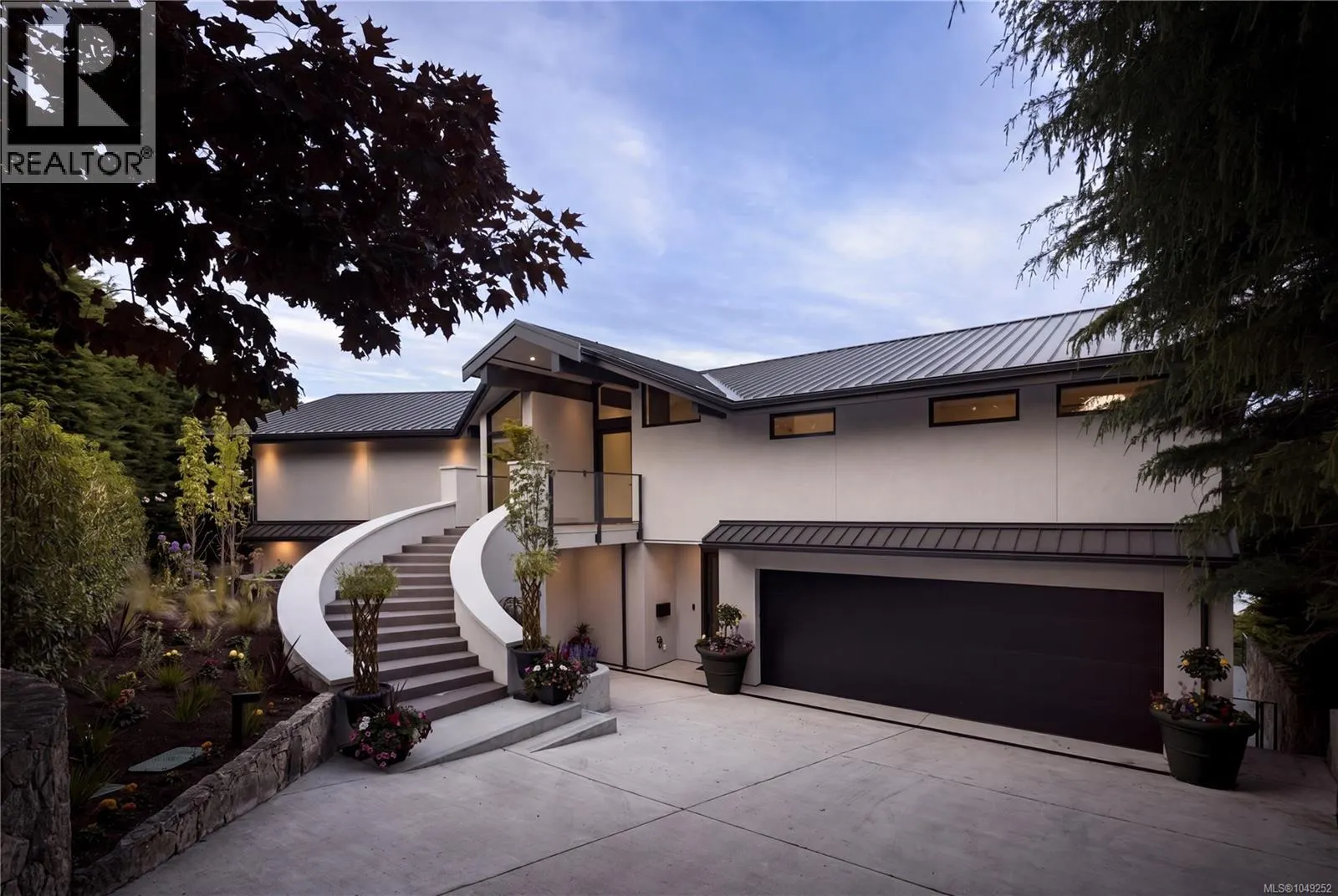121 Denison Rd