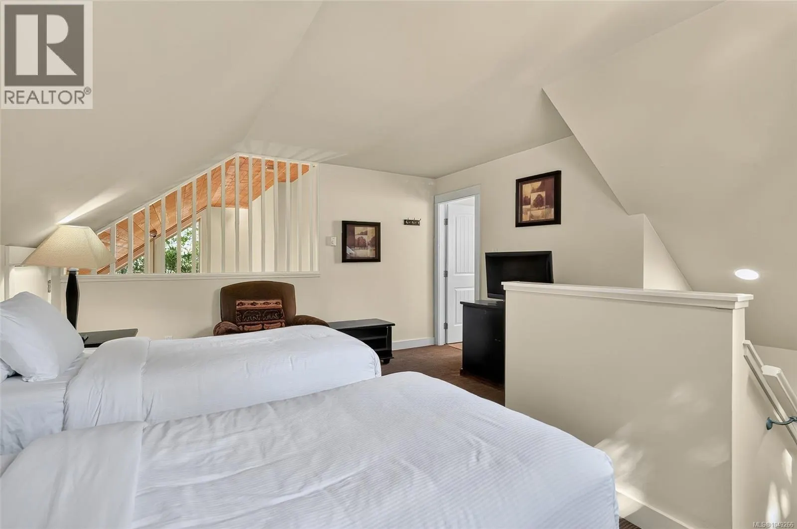 107 1080 Resort Dr