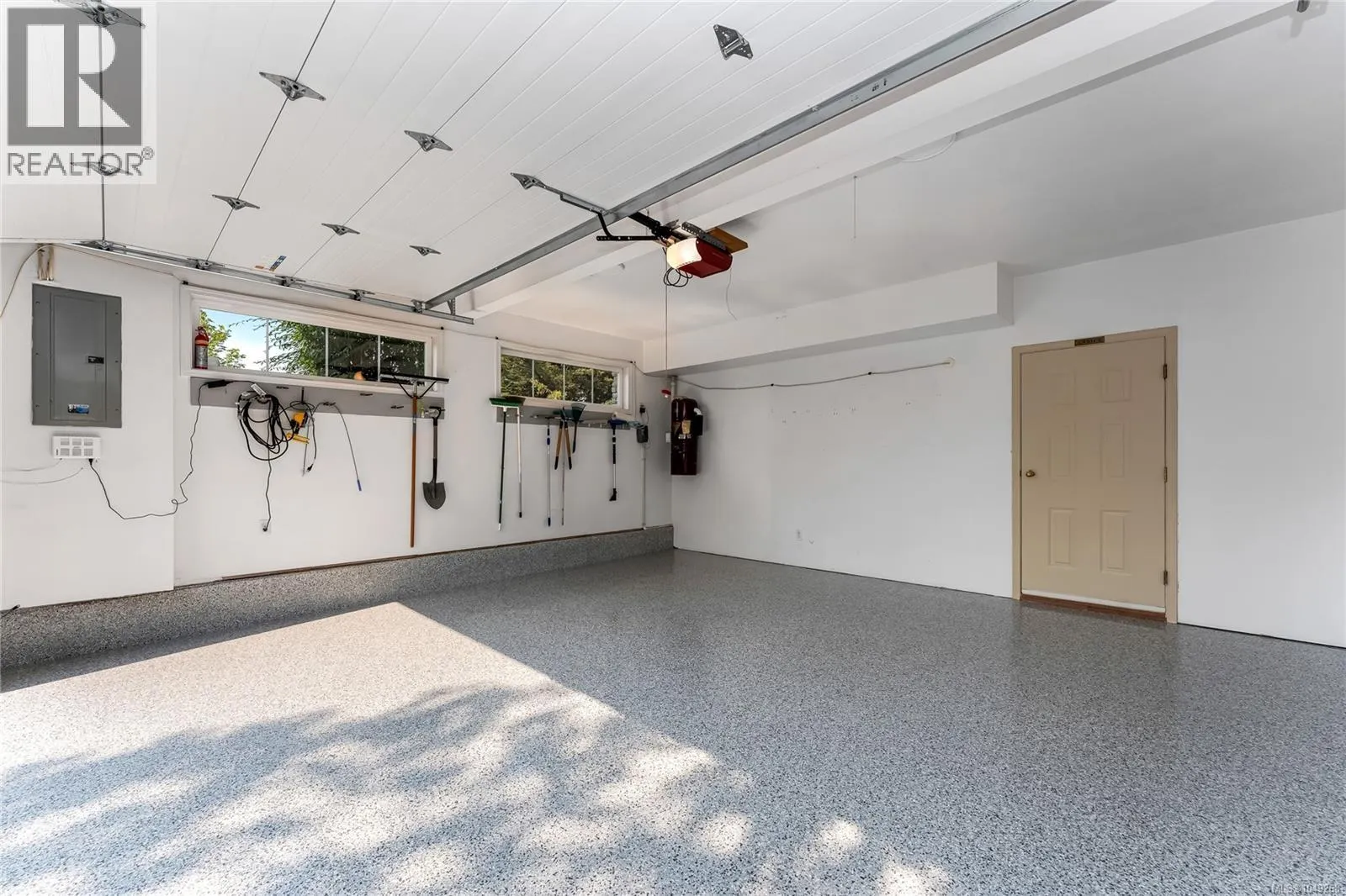568 Island Rd
