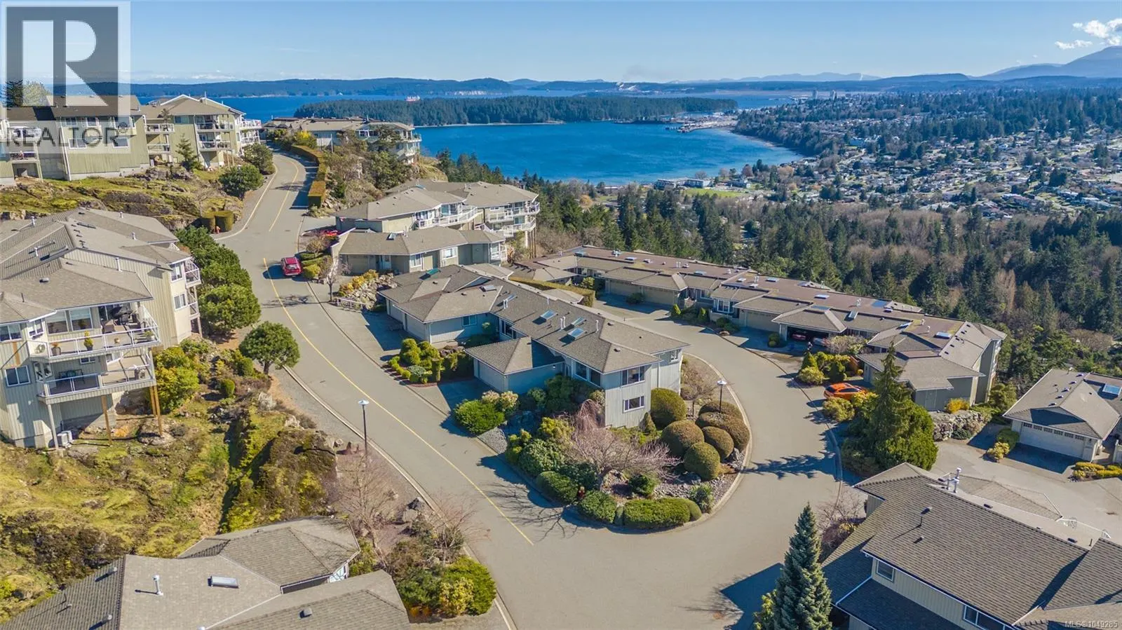 3385 Edgewood Dr