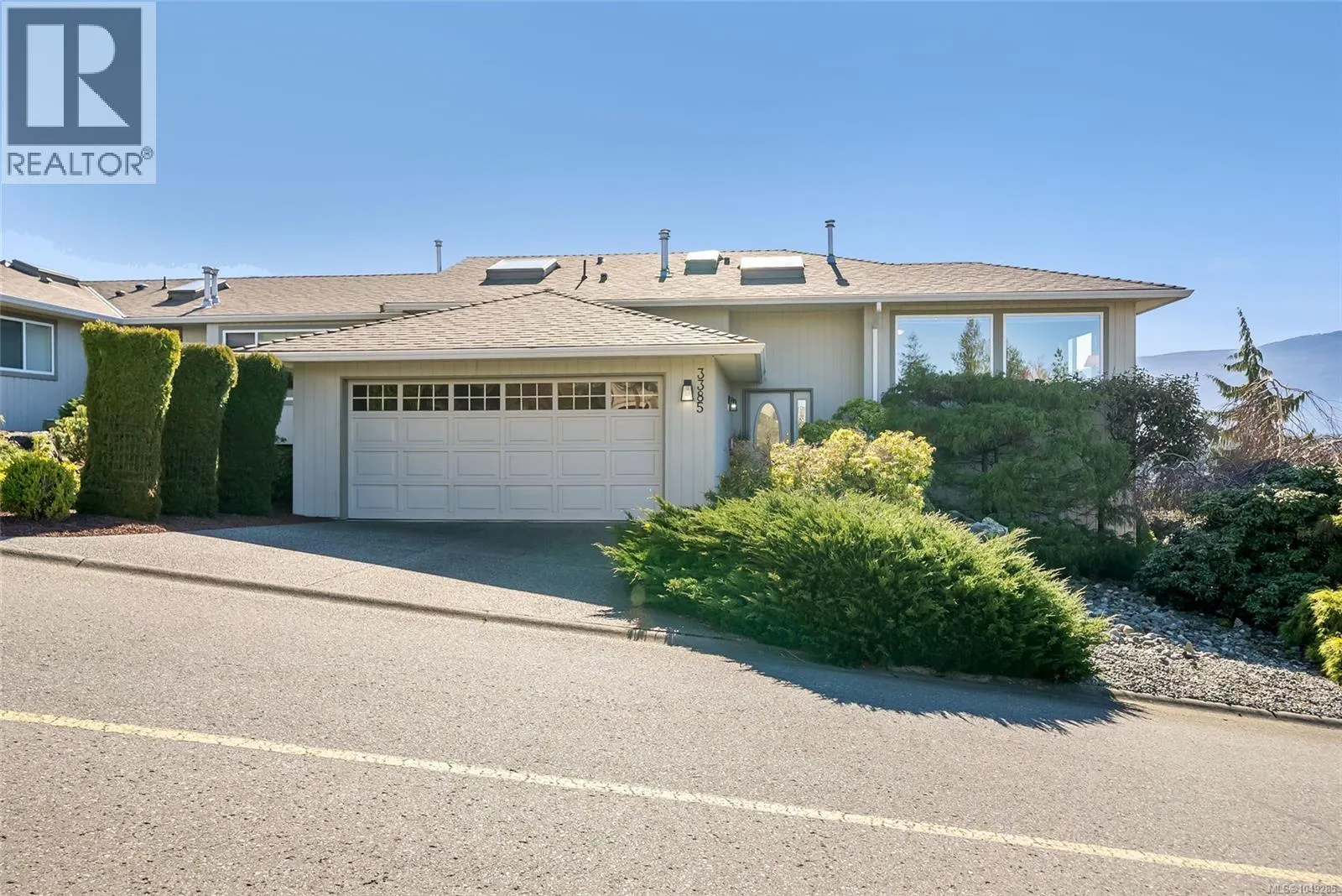 3385 Edgewood Dr