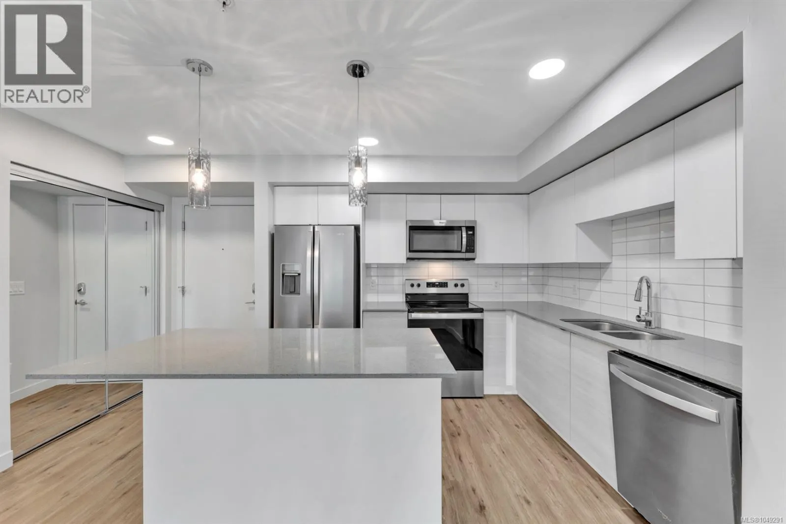 208 4810 Cedar Ridge Pl
