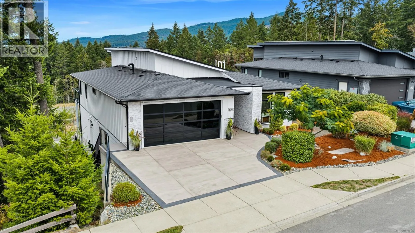 6261 Highwood Dr