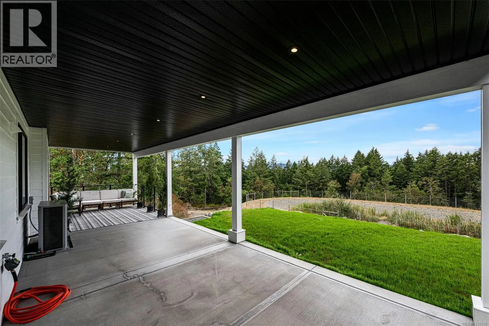 6261 Highwood Dr