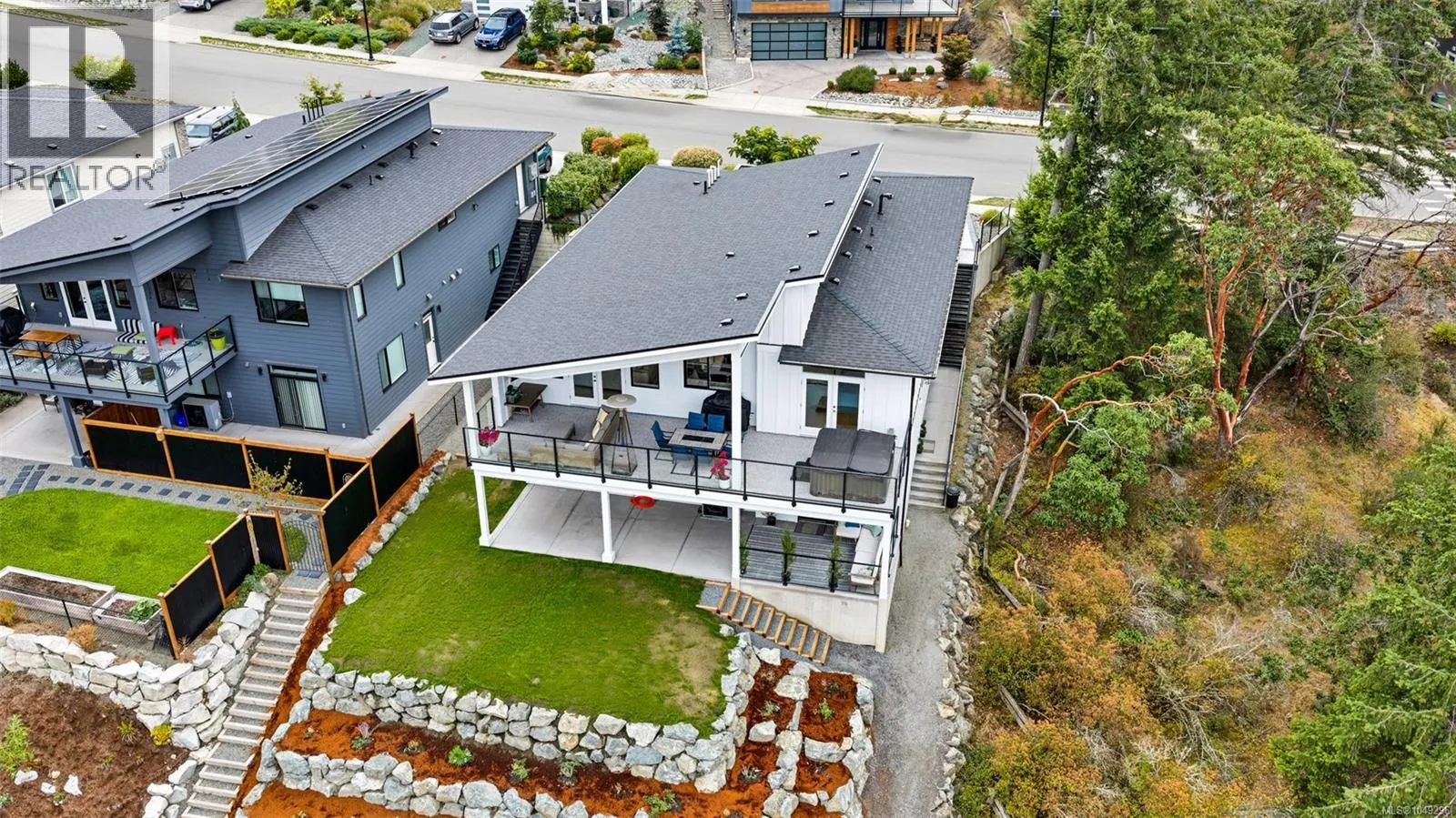 6261 Highwood Dr
