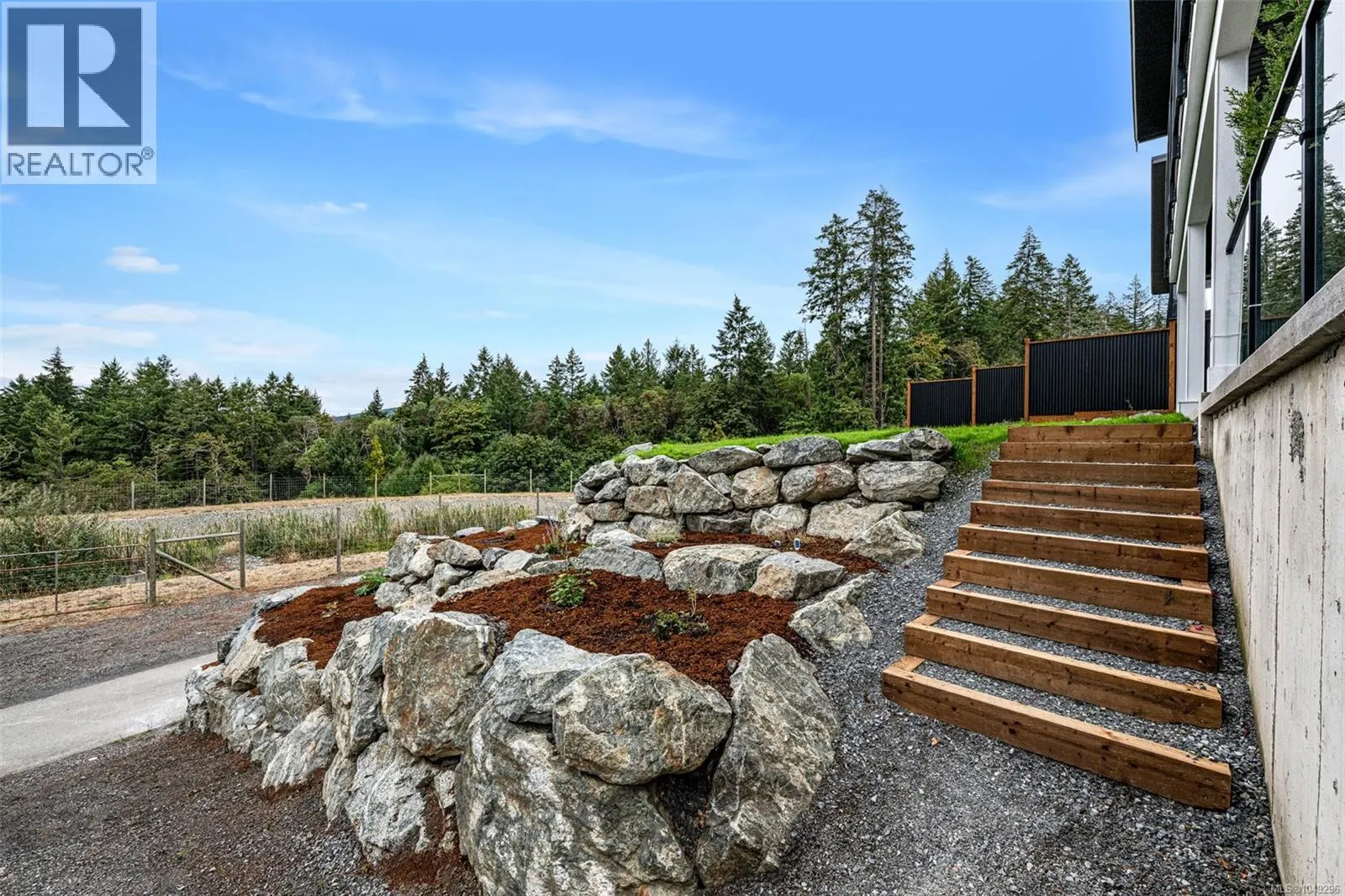 6261 Highwood Dr