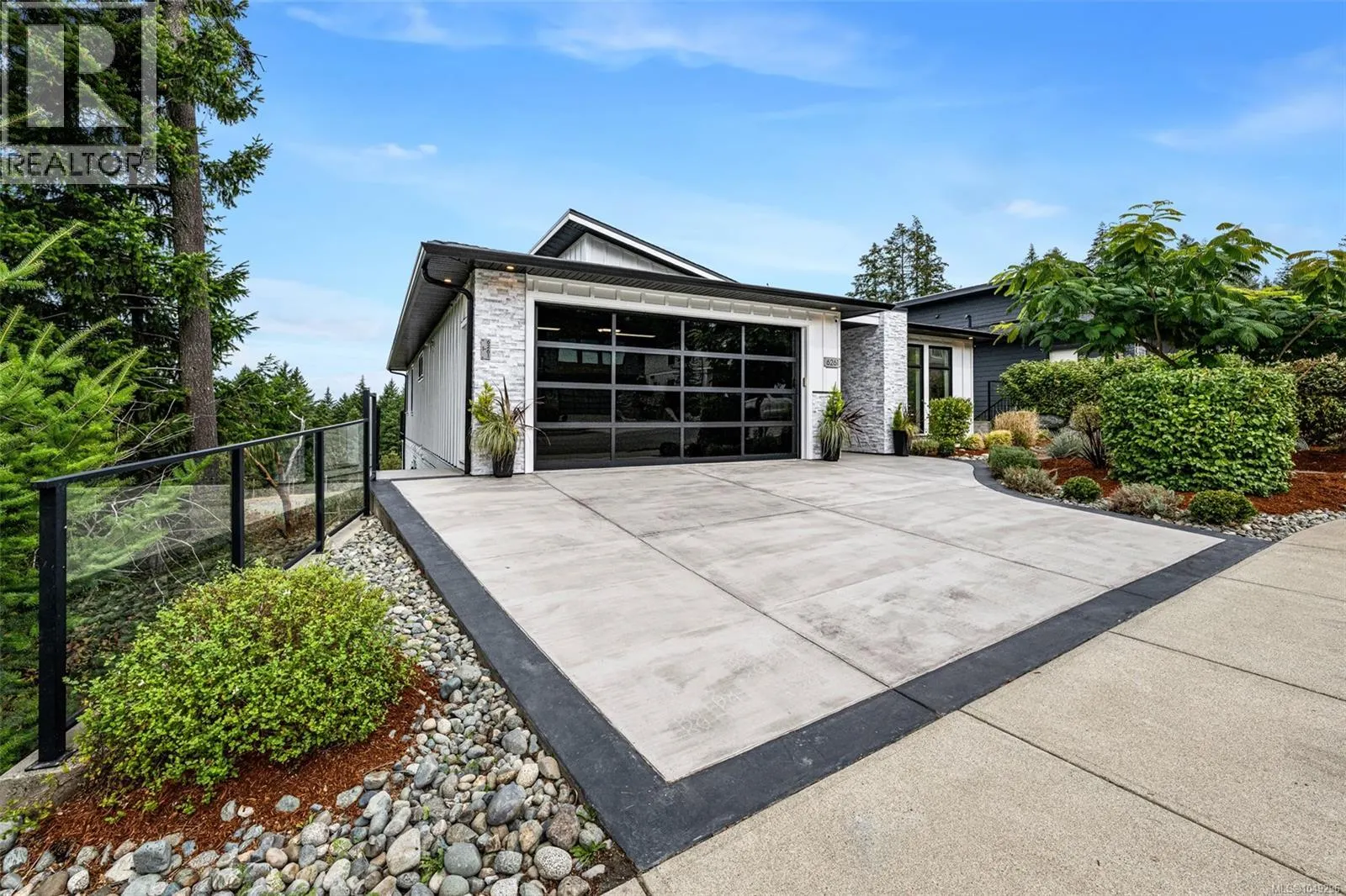 6261 Highwood Dr