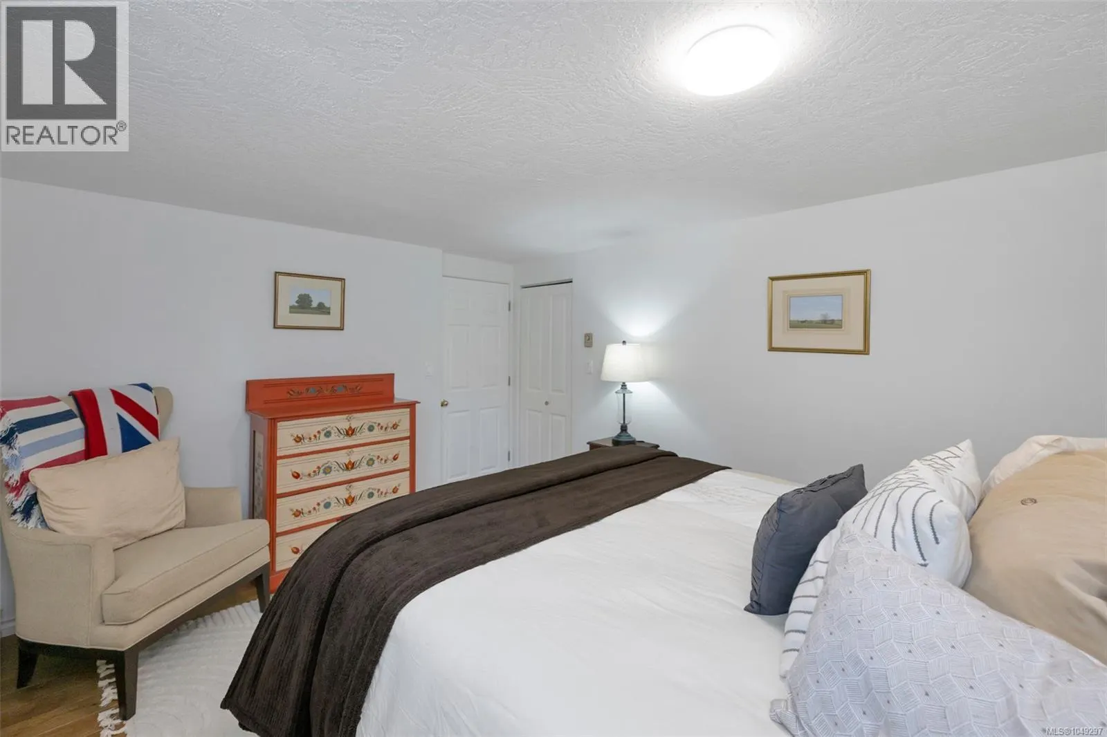 10915 Cedar Lane