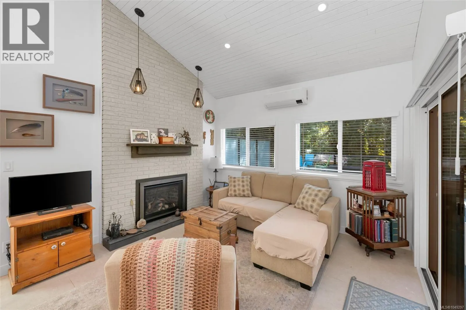 10915 Cedar Lane
