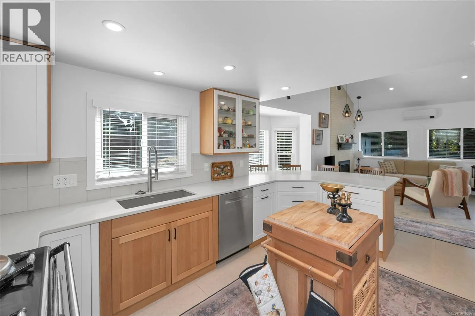 10915 Cedar Lane