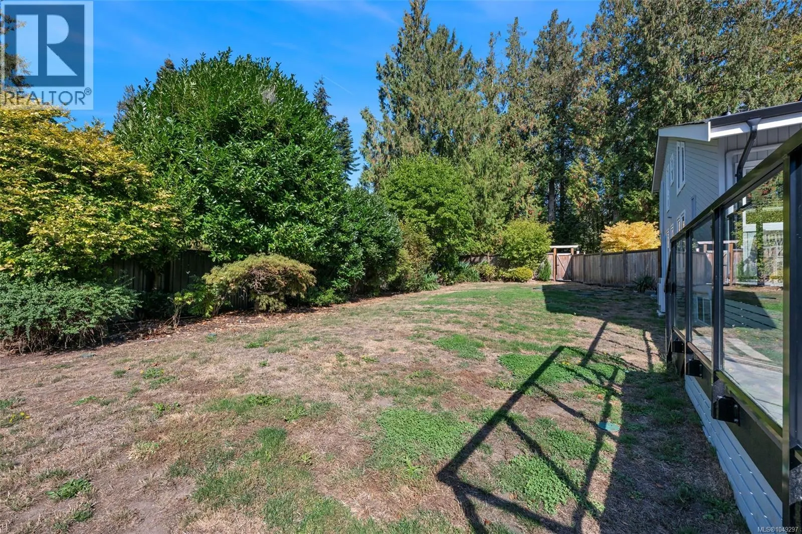 10915 Cedar Lane