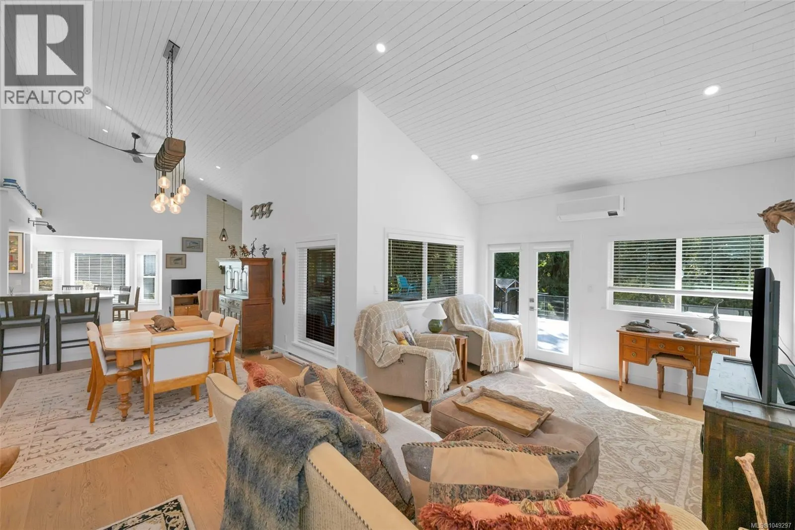 10915 Cedar Lane