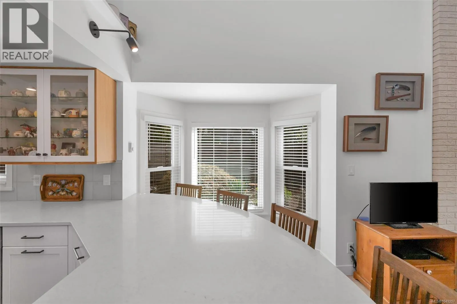 10915 Cedar Lane