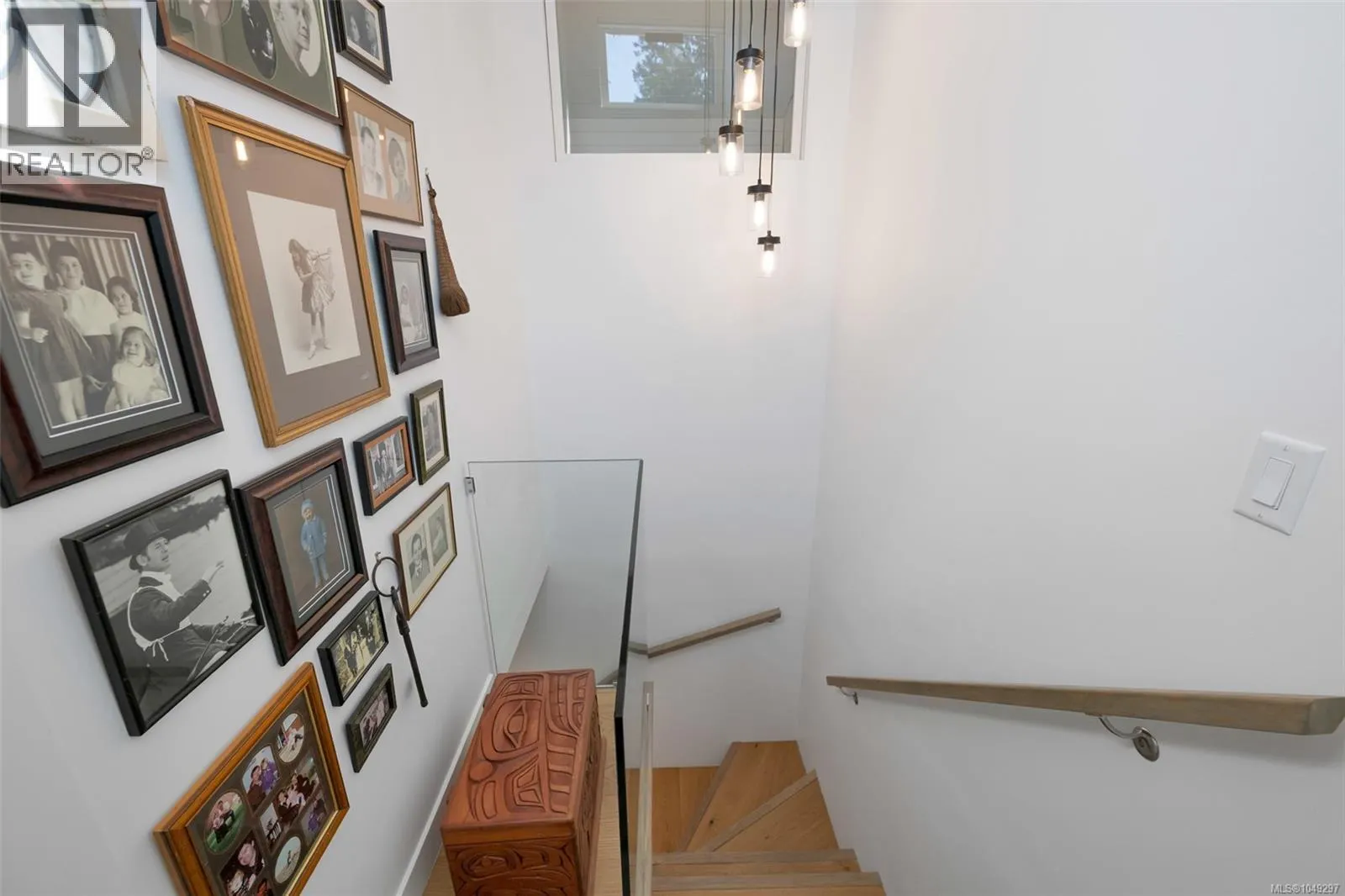 10915 Cedar Lane