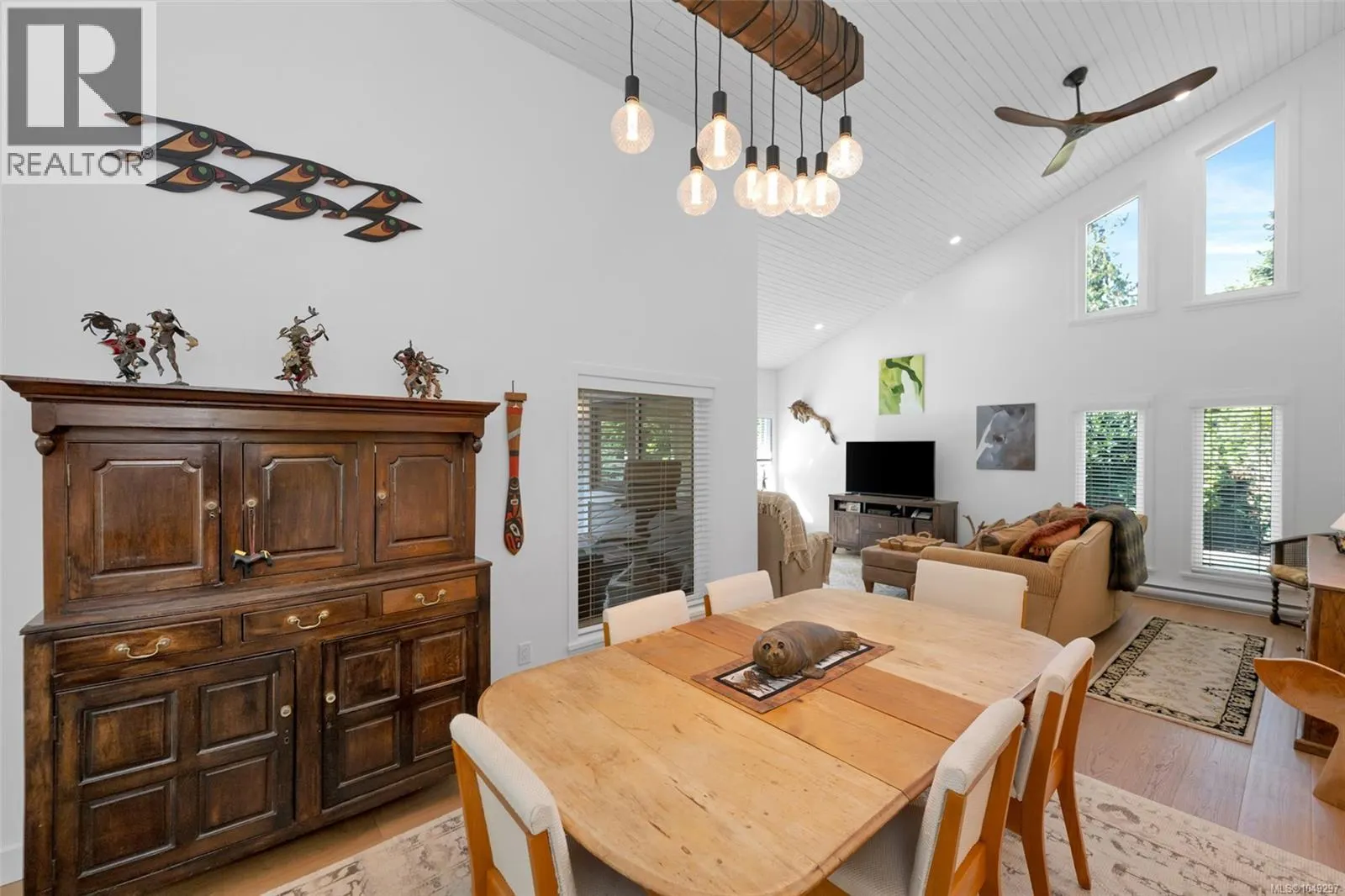 10915 Cedar Lane