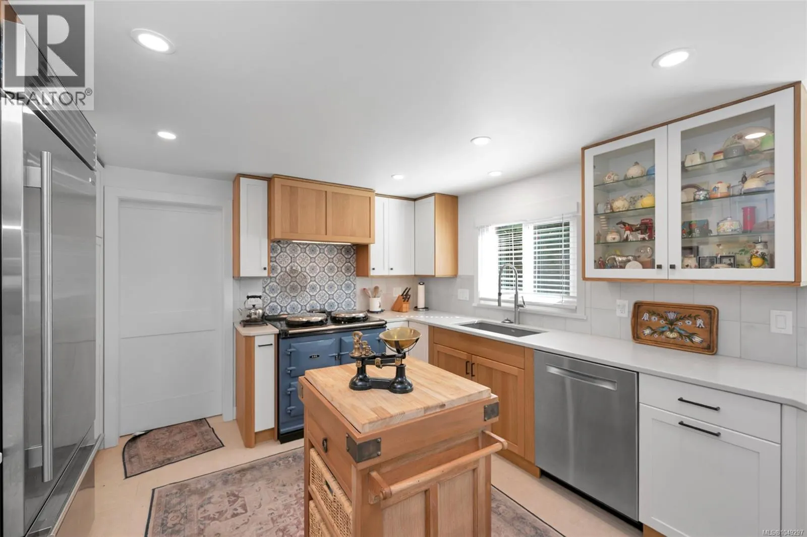 10915 Cedar Lane