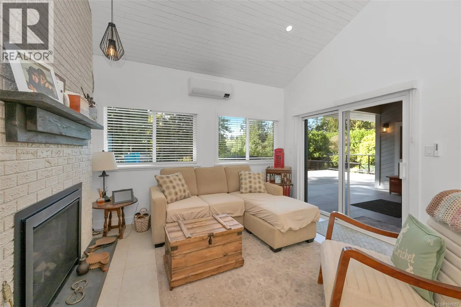 10915 Cedar Lane