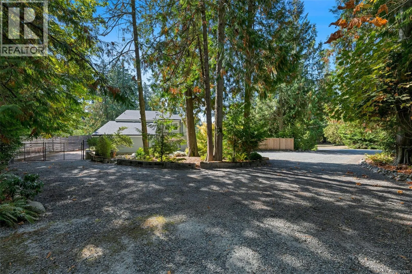 10915 Cedar Lane