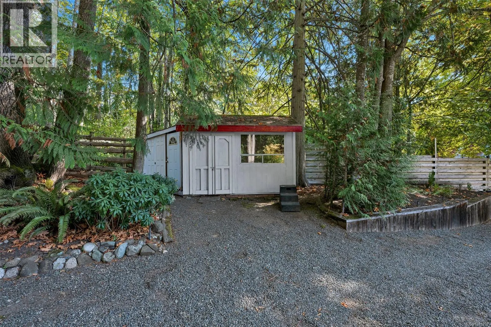 10915 Cedar Lane