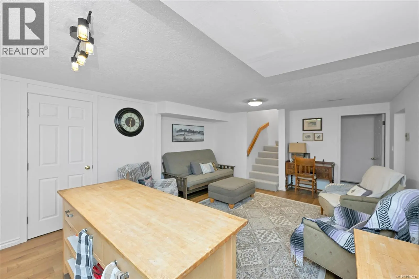 10915 Cedar Lane