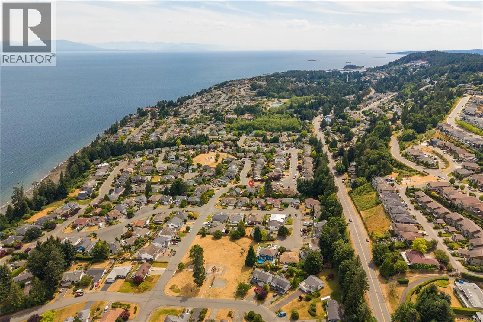5425 Leslie Cres