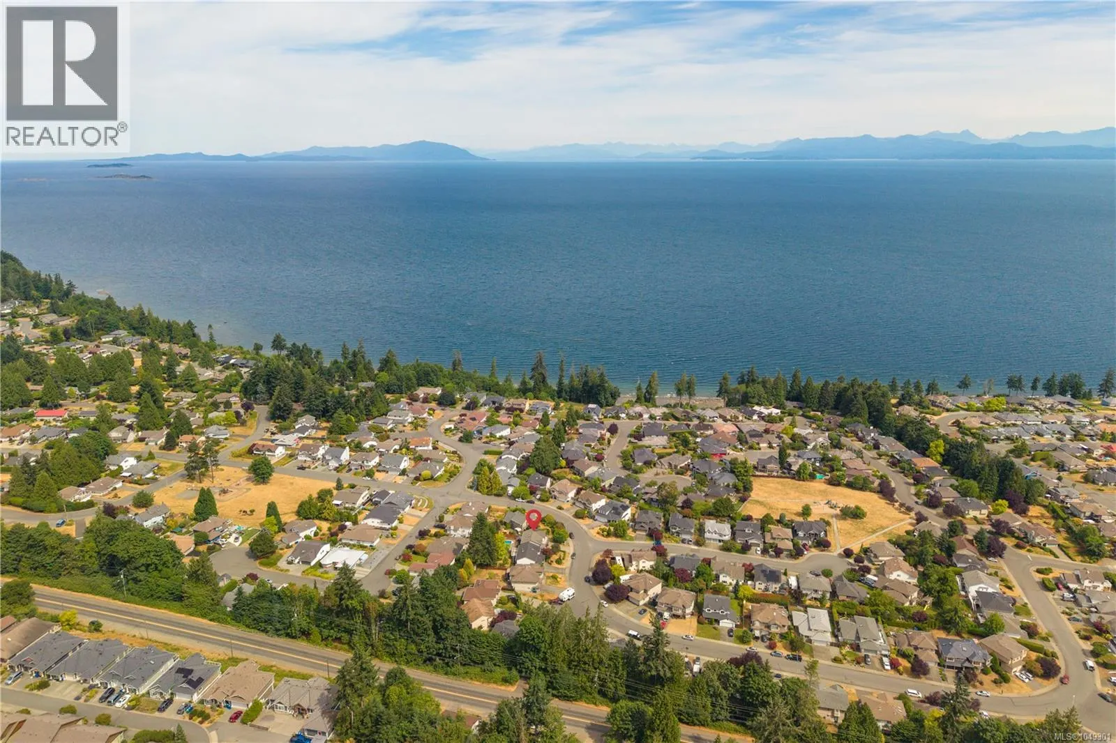 5425 Leslie Cres