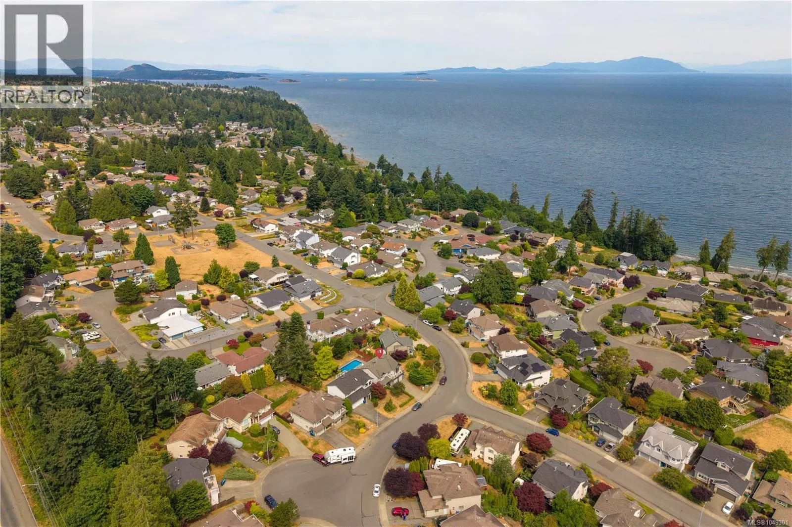 5425 Leslie Cres