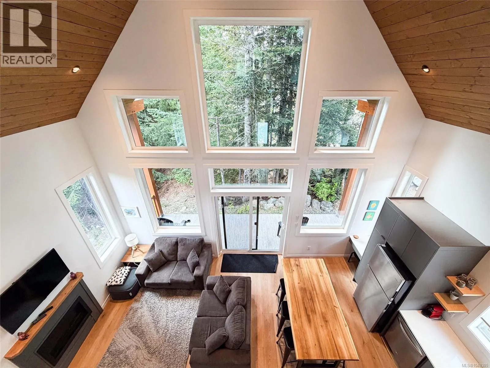 415 Arrowsmith Ridge