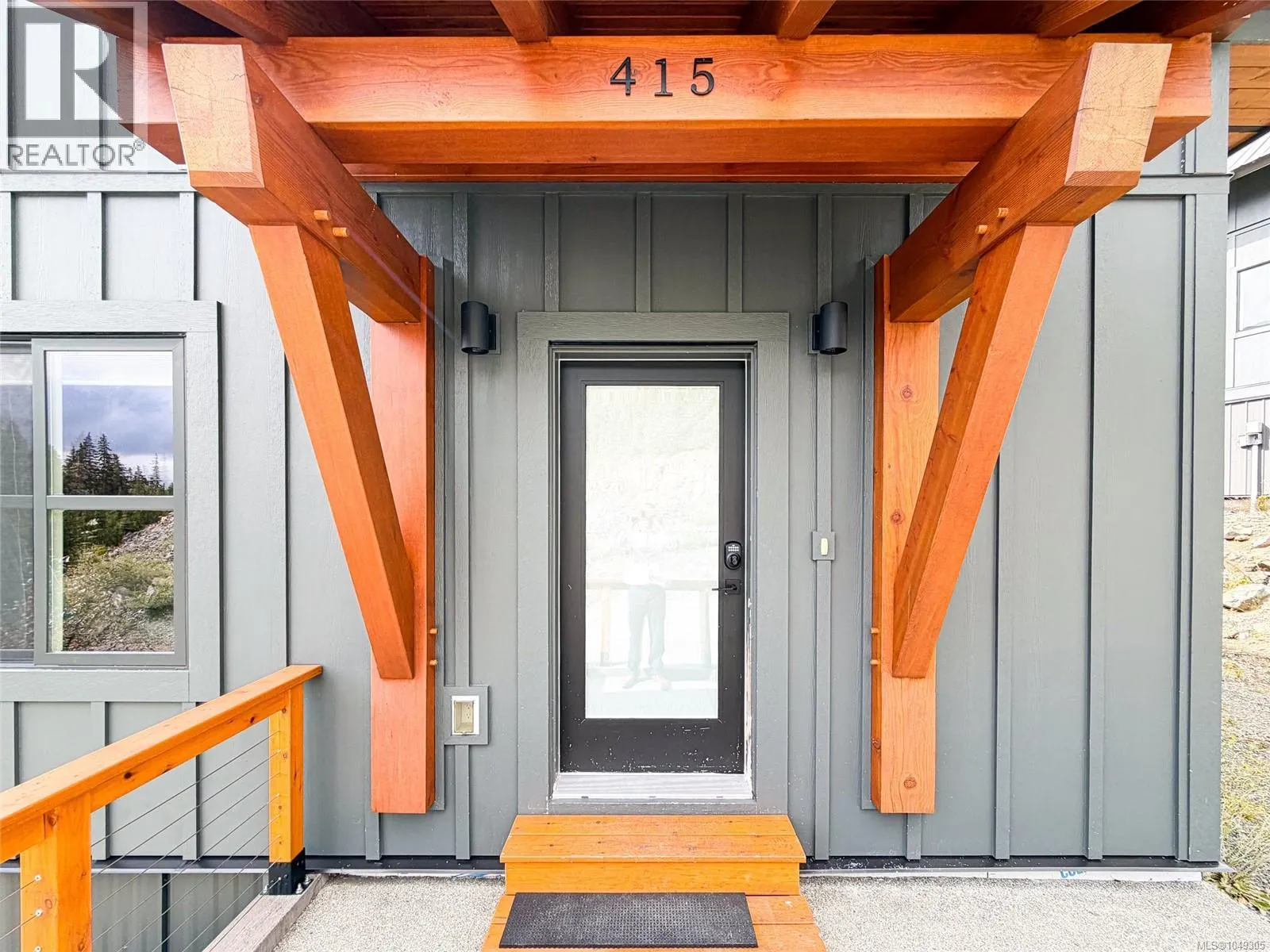 415 Arrowsmith Ridge
