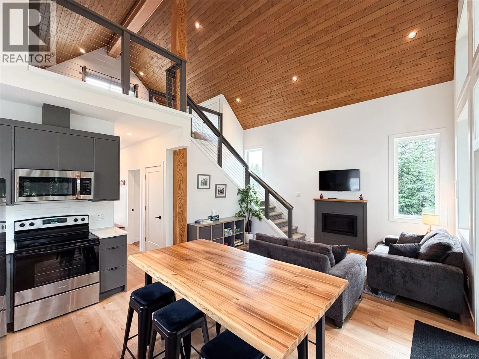 415 Arrowsmith Ridge