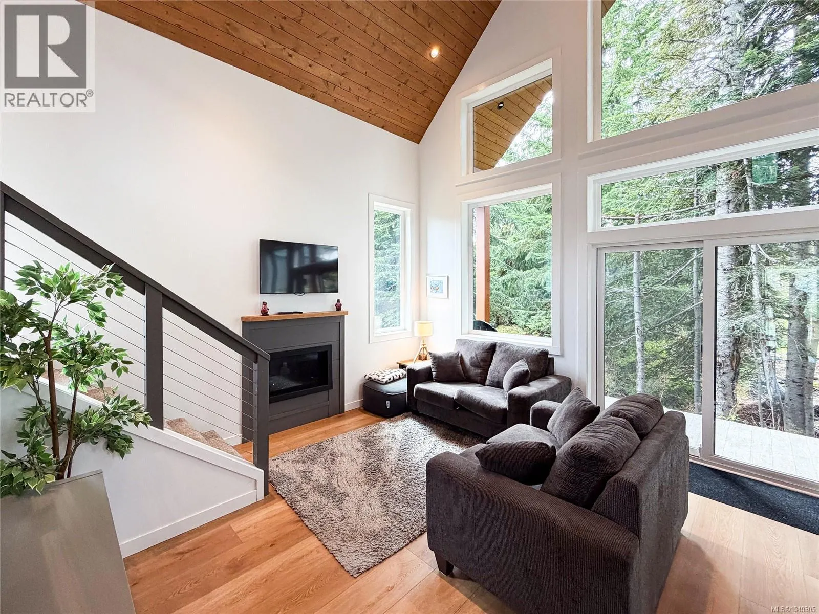 415 Arrowsmith Ridge