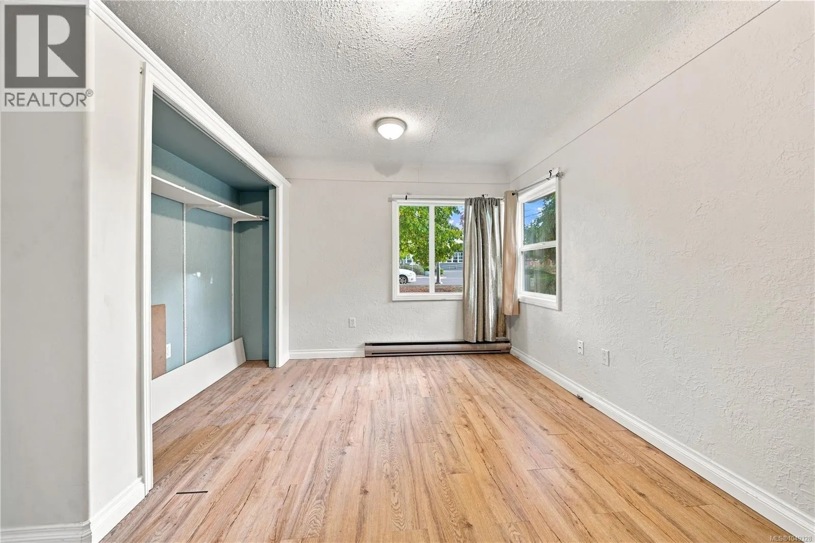 141 Jensen Ave E
