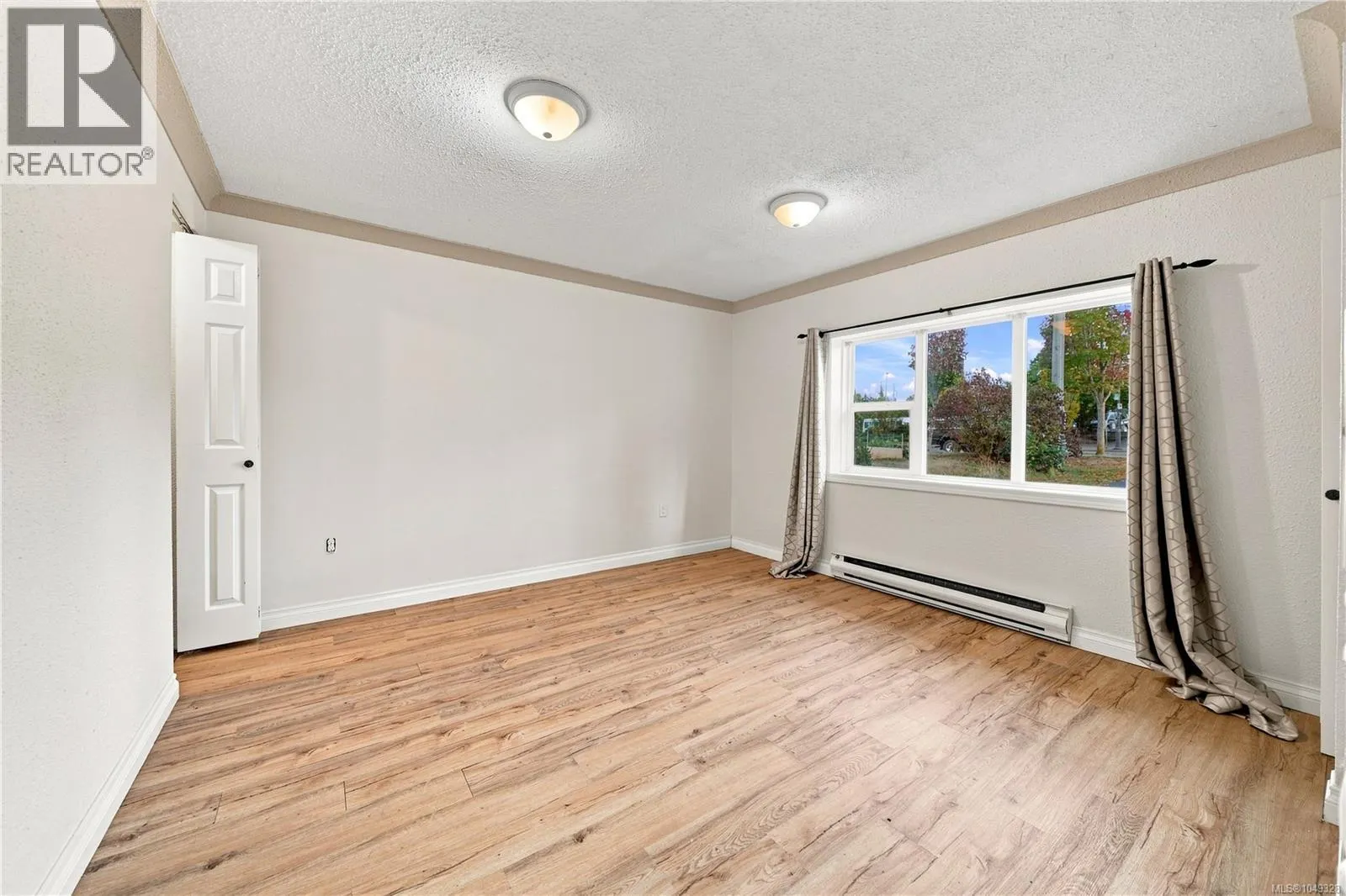 141 Jensen Ave E
