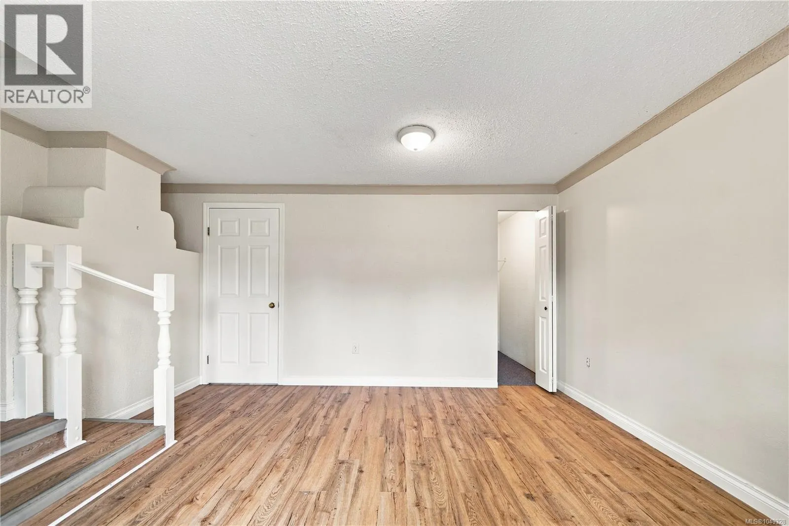 141 Jensen Ave E