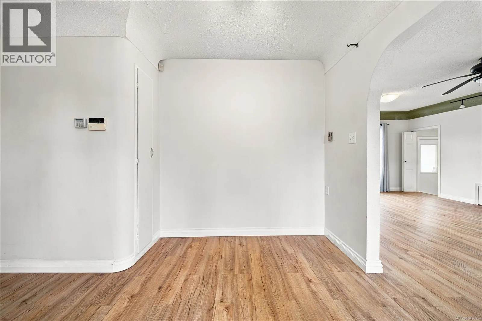 141 Jensen Ave E