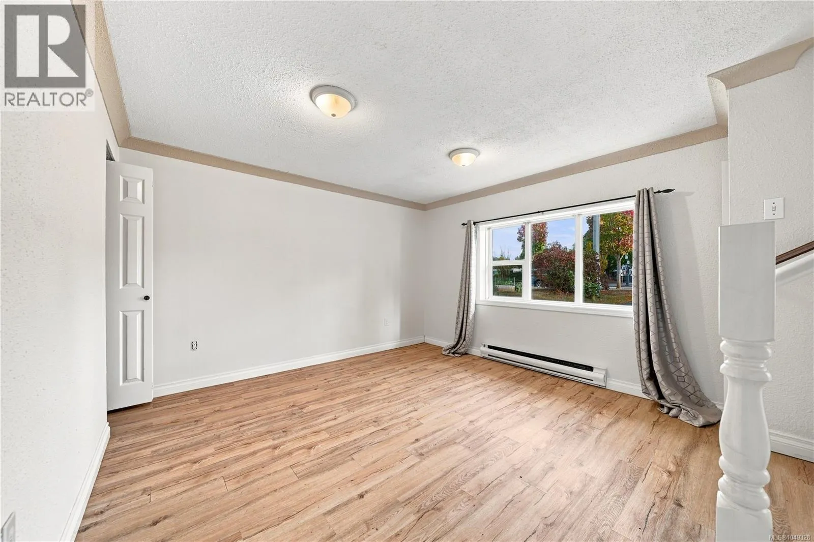 141 Jensen Ave E