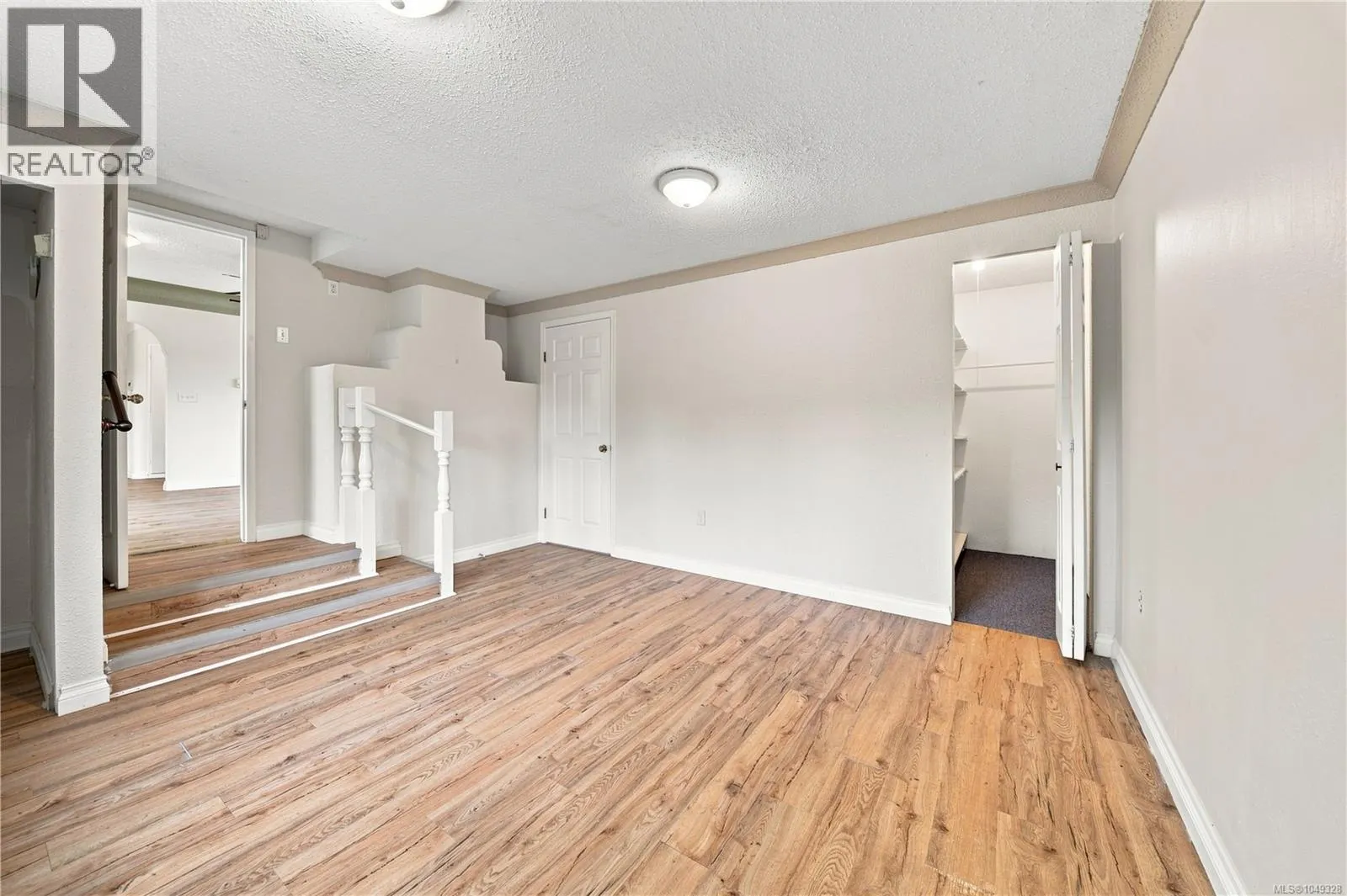 141 Jensen Ave E
