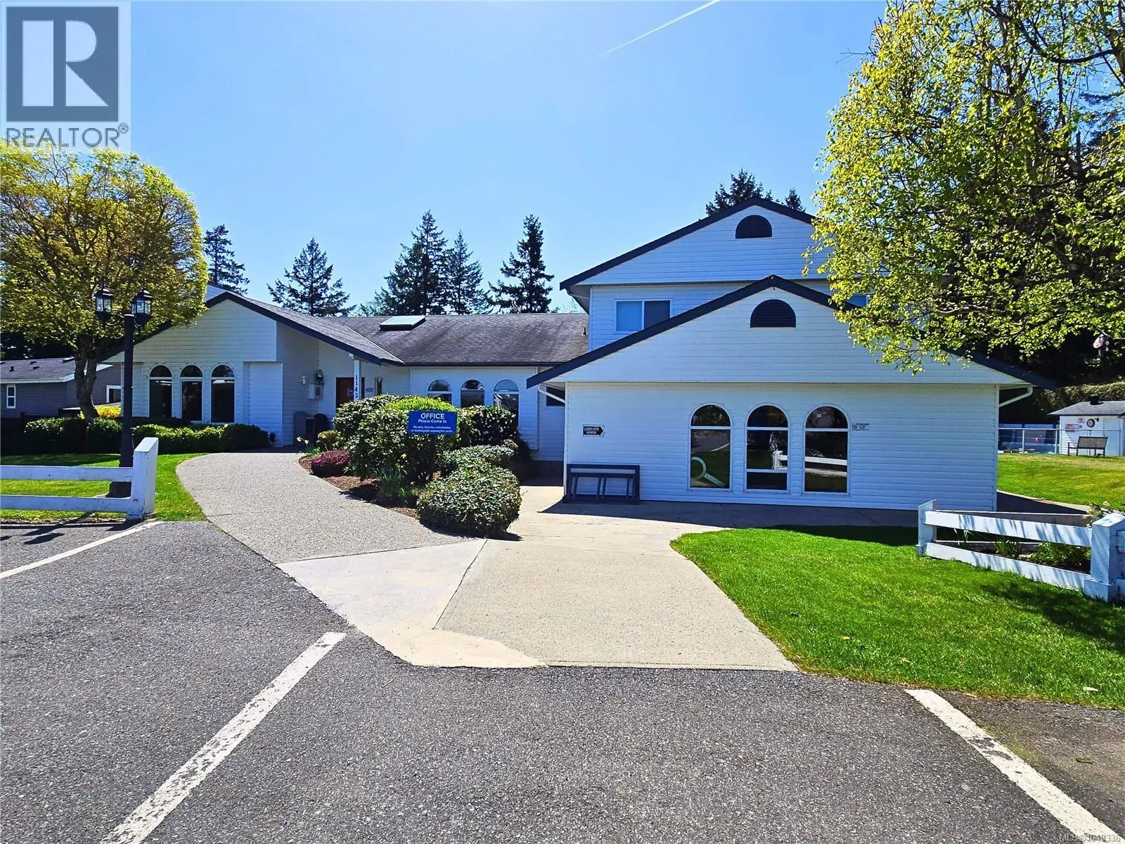 1105 Woss Lake Dr