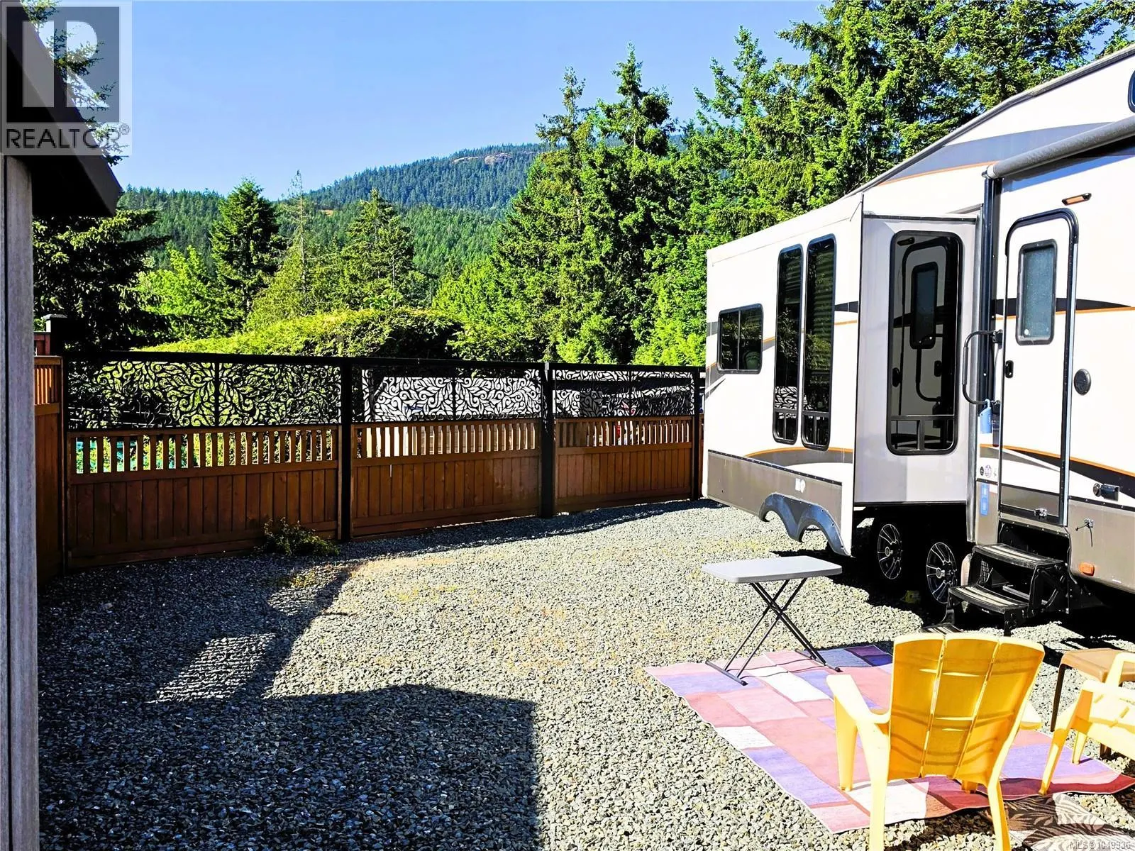 1105 Woss Lake Dr