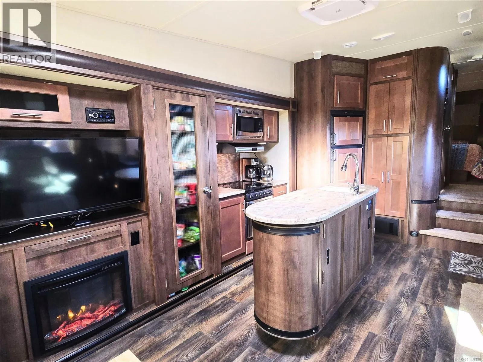 1105 Woss Lake Dr