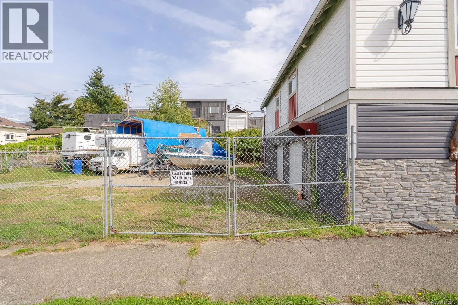3203 2nd Ave