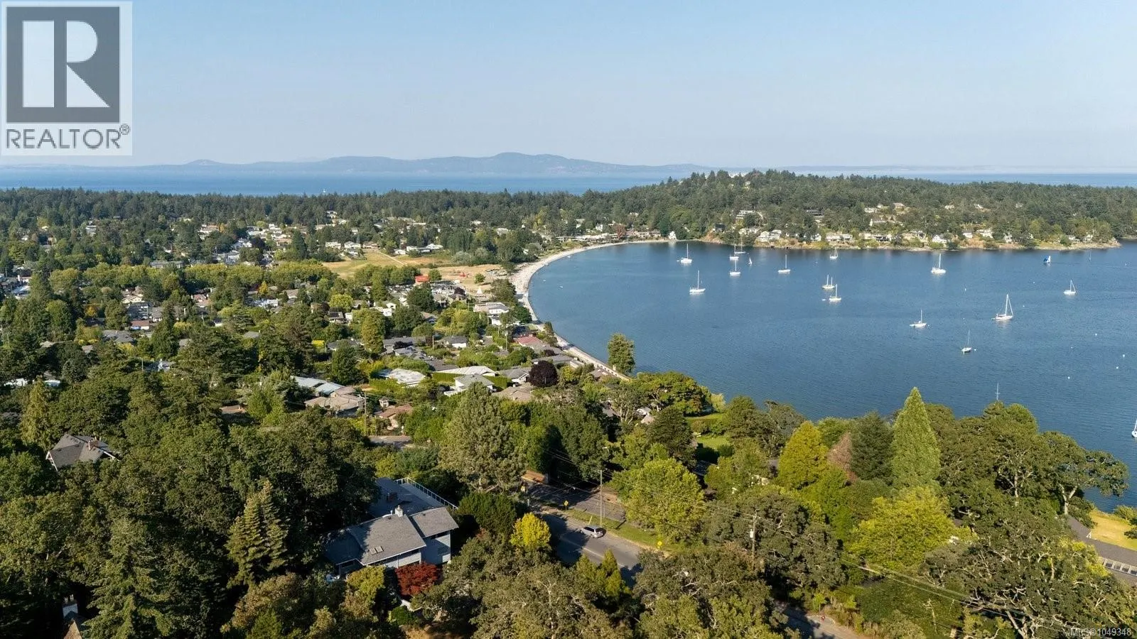 3656 Cadboro Bay Rd