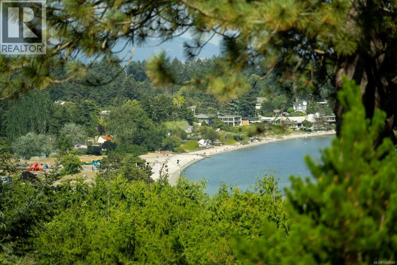 3656 Cadboro Bay Rd