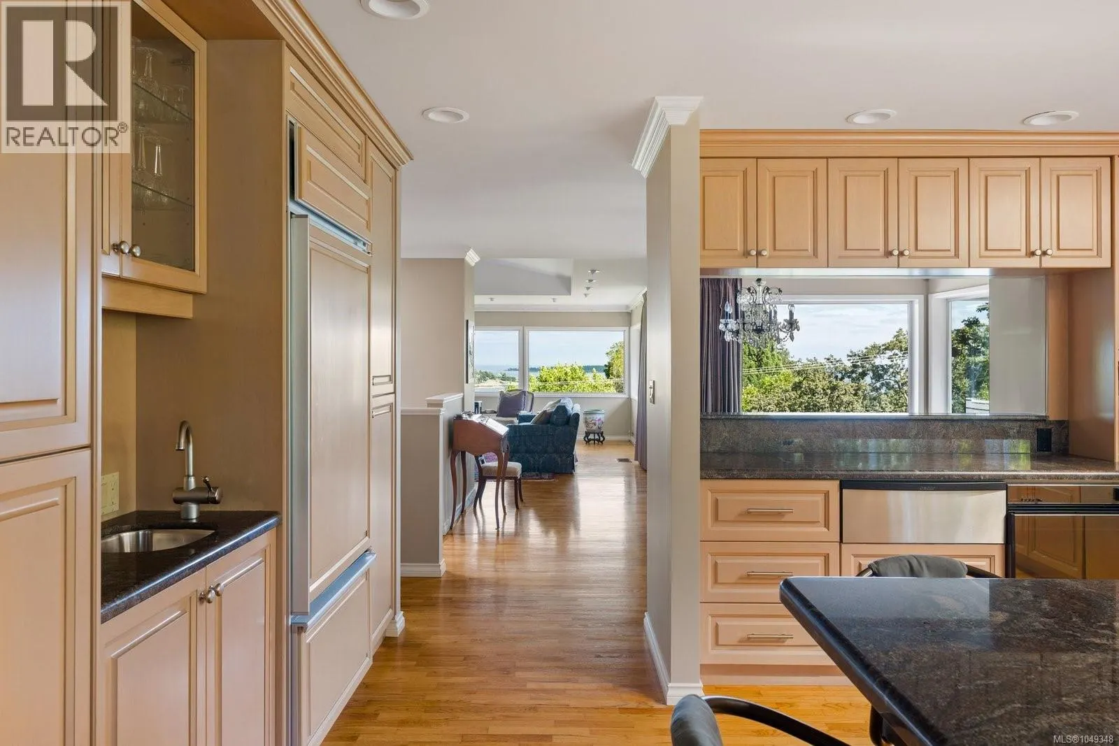 3656 Cadboro Bay Rd