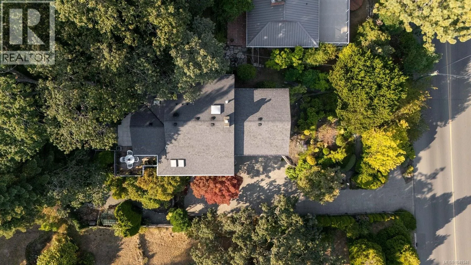 3656 Cadboro Bay Rd