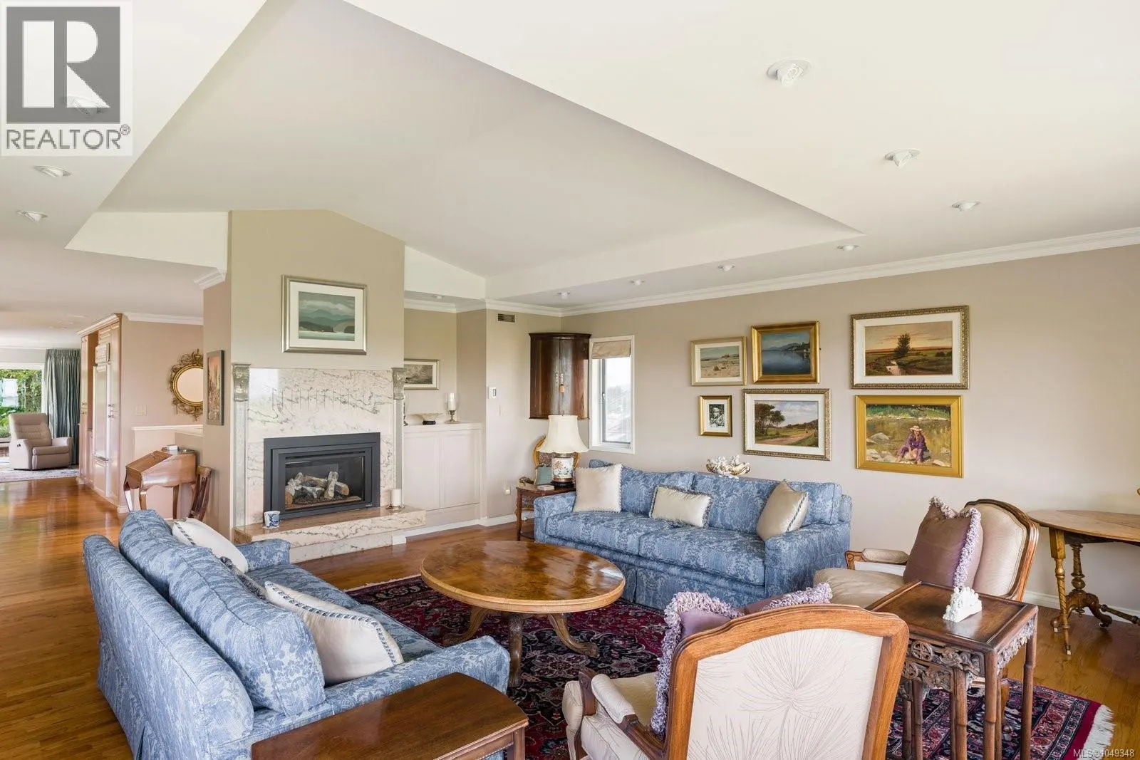 3656 Cadboro Bay Rd