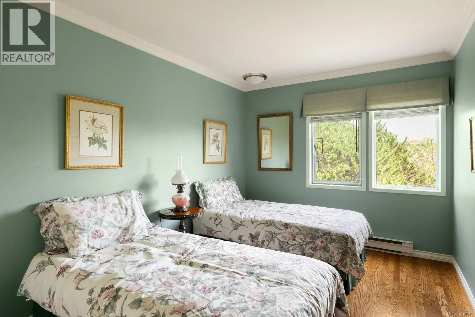 3656 Cadboro Bay Rd